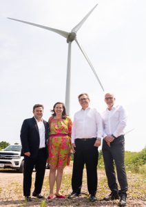 Trent Vichie, Karina Häuslmeier (Deputy Head of Mission at the German Embassy Ottawa), Jonathan Wilkinson (Canadian MP and former minister of Energy and Natural Resources), Markus Exenberger (Executive Director of the H2Global Stiftung)