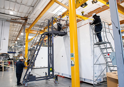workers assembling a modular thermal energy storage unit
