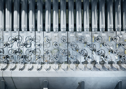 an industrial gas separation or purification cascade system